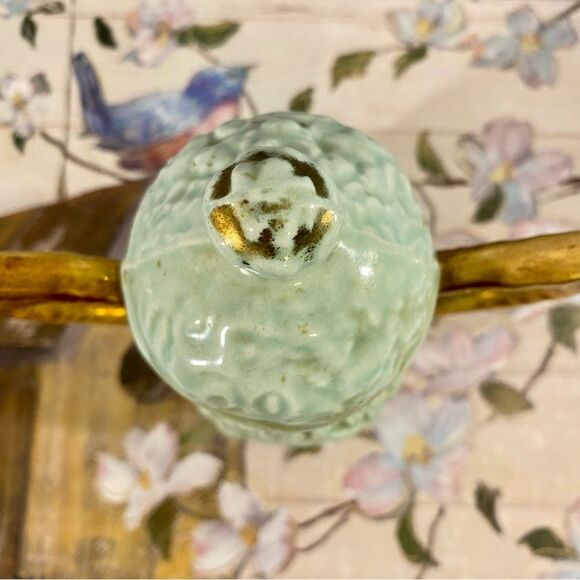 Vintage Glazed Ceramic Sugar Bowl Mint Green Flower Embossed Gold Trim - Picture 4 of 7